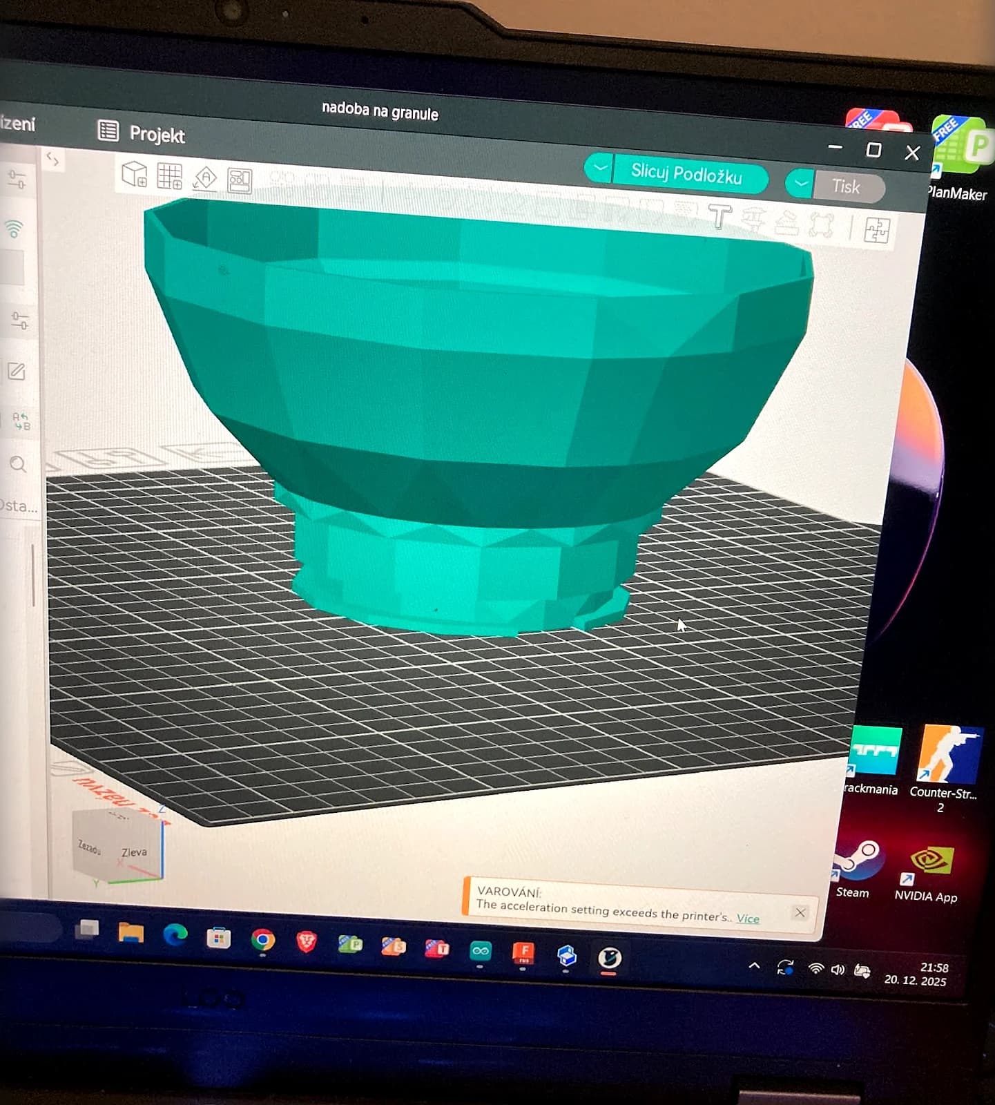 Príprava nádoby na 3D tlač.